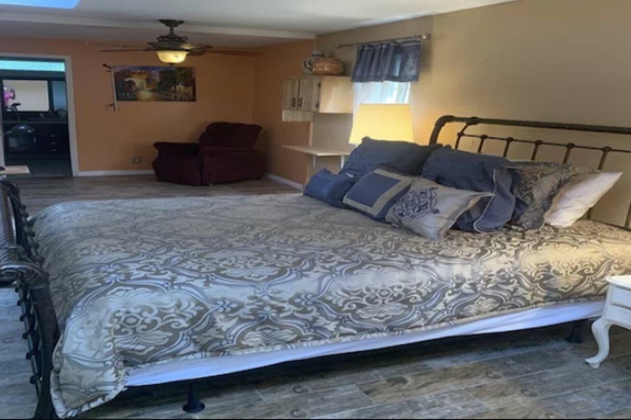 Отель Oyo Family Ranch At Melbourne Fl Экстерьер фото