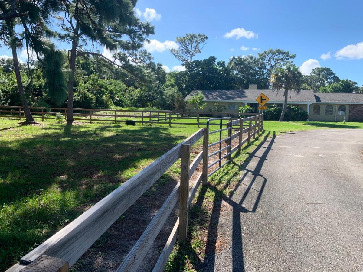 Отель Oyo Family Ranch At Melbourne Fl Экстерьер фото